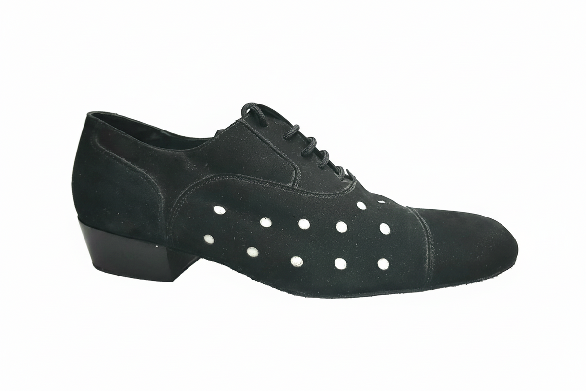 Scarpa da uomo Vasco Movida by WISH DANCE in camoscio nero con pois bianchi, elegante e confortevole, vista frontale.