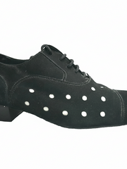 Load image into Gallery viewer, Scarpa da uomo Vasco Movida by WISH DANCE in camoscio nero con pois bianchi, elegante e confortevole, vista frontale.