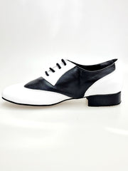 Carica immagine nella Galleria, COTISO (108N) - Stringata a Coda di Rondine Mod. Oxford in Pelle Bianca e Pelle Nera