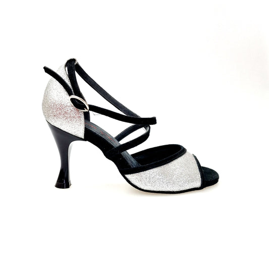 Sandalo in camoscio nero e glitter argento Wish Dance Wendy/Bo F.533 con tacco basso rotondo smaltato nero, dettaglio elegante.