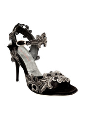 Load image into Gallery viewer, NURYA PZ F.626 (R.L. by WISH DANCE) Sandalo da Donna in Raso Seta Nera con Applicazione di Pizzo Macramé Tacco a Spillo Sottile Smaltato Nero