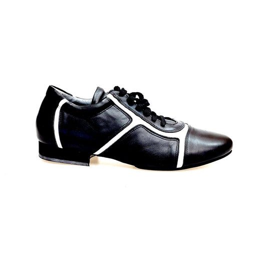 Sneaker Antony 115 Wish Dance Shop da uomo in pelle nera con inserti in vernice bianca, scarpa moderna e stilosa.
