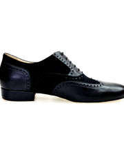 Carica immagine nella Galleria, ADOLFO (811F Chicago Forata) - Stringata a Coda di Rondine Mod. Oxford Profili Forati in Pelle Nera e Camoscio Nero con Suola Divisa