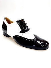 Load image into Gallery viewer, ADOLFO (811F Chicago Forata) - Stringata a Coda di Rondine Mod. Oxford Profili Forati in Vernice Nera e Vernice Bianca