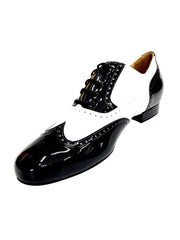 Load image into Gallery viewer, ADOLFO (811F Chicago Forata) - Stringata a Coda di Rondine Mod. Oxford Profili Forati in Vernice Nera e Vernice Bianca