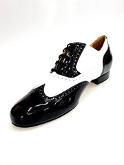 Load image into Gallery viewer, ADOLFO (811F Chicago Forata) - Stringata a Coda di Rondine Mod. Oxford Profili Forati in Vernice Nera e Vernice Bianca