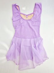 Carica immagine nella Galleria, ANILDA (N/A) - Body Danza Classica Spallina Smanicata da Bambina in Cotone Bielastico con Elastamero foderato sul Petto in Microfibra Anrisudore con Applicazione cucita di Gonnellino in velo di Chiffon