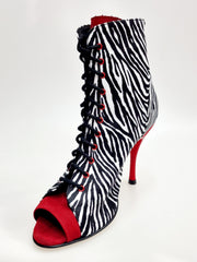 Carica immagine nella Galleria, ALEXIS Zebra (Art. 132) - Mezzo Stivaletto con Zip in Raso seta Zebra inserti in Camoscio Rosso Tacco a Spillo in Alluminio verniciato effetto Gommato Rosso