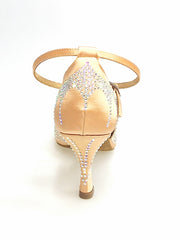 Load image into Gallery viewer, DE LUXE MARIPOSA (L102 QB) - Scarpa da Ballo Donna in Raso Seta Carne Flash Cinturino Incrociato Sulla Caviglia con Swarovski Boreali Tacco Basso a Rocchettino