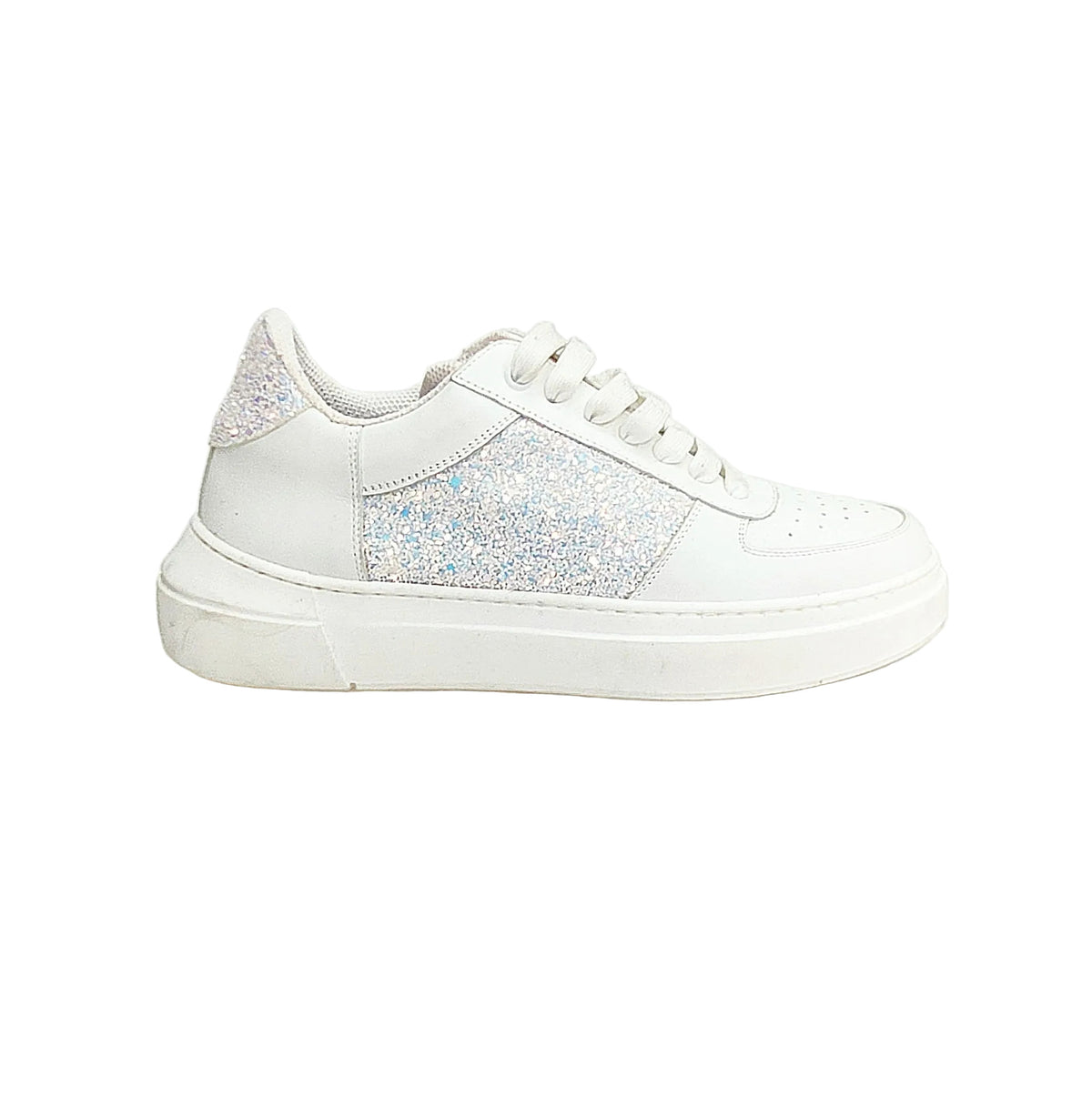 Sneaker in Pelle Bianca Fori Traspiranti inserti Kristall Celeste Perla Boreale Foderata in tessuto, vista frontale