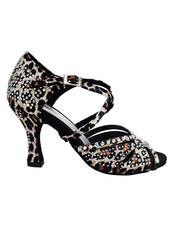 Carica immagine nella Galleria, SAMIRA (L19) - Scarpa da Ballo in Raso Seta Laserata Disegno Leopardo Bianco Con Swarovski Boreali e Tacco a Rocchetto