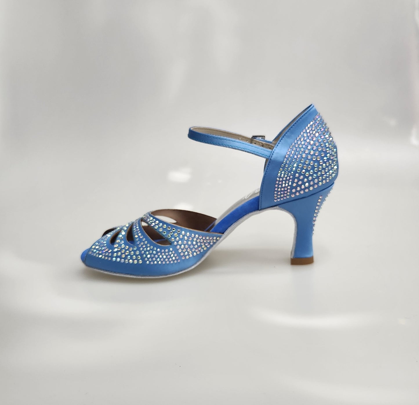 Scarpa da ballo Alexa LP4 in raso seta azzurro cielo con Swarovski Boreali e tacco a rocchetto, Wish Dance Shop