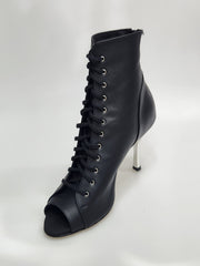 Carica immagine nella Galleria, ALEXIS Black Silver (Art. 132) - Mezzo Stivaletto con Zip in Pelle Nera Tacco a Stiletto Squadrato Sottile in Alluminio Laminato Argento