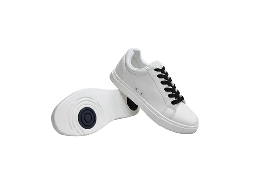 Sneaker ecopelle bianca Suprema White Black Vortex con suola in gomma e resina, dettagli neri, comfort leggero e suola flessibile.