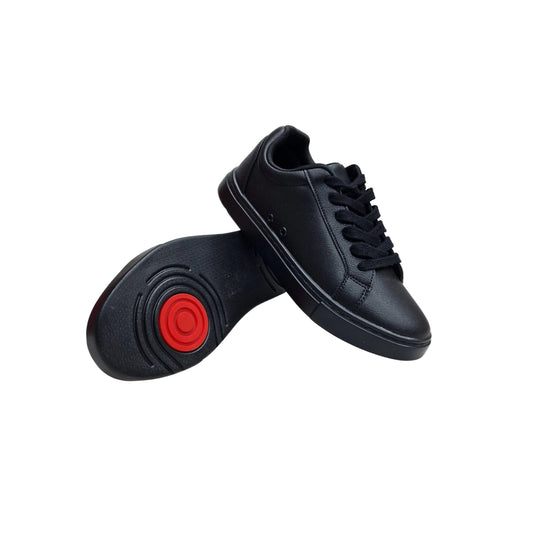 Sneaker ecopelle nera Suprema Black Red Vortex (FCE) con suola in gomma e caucciù, dettagli cerchi in resina tecnica rossa.