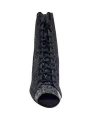 Carica immagine nella Galleria, ALEXIS Silver Black (Art. 132) - Mezzo Stivaletto con Zip in Sunseet Canna di Fucile Tacco a Stiletto Squadrato Sottile in Alluminio Laminato Grigio Canna di Fucile