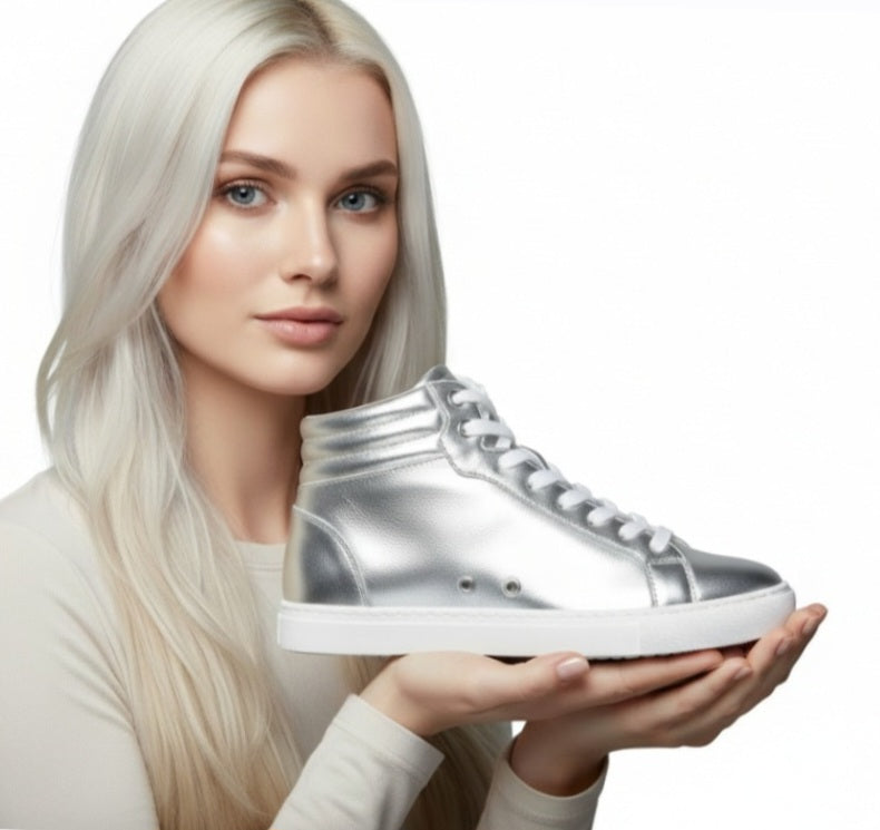 Sneaker GERO Noah Silver Vortex Wish Dance Shop, colletto alto in ecopelle argento, suola bianca in gomma e resina, stile vegano.