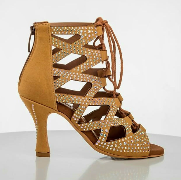 Sandalo a tronchetto Olimpya Confort Plus in camoscio beige con Swarovski Boreali e tacco a rocchetto, scarpe Wish Dance Shop
