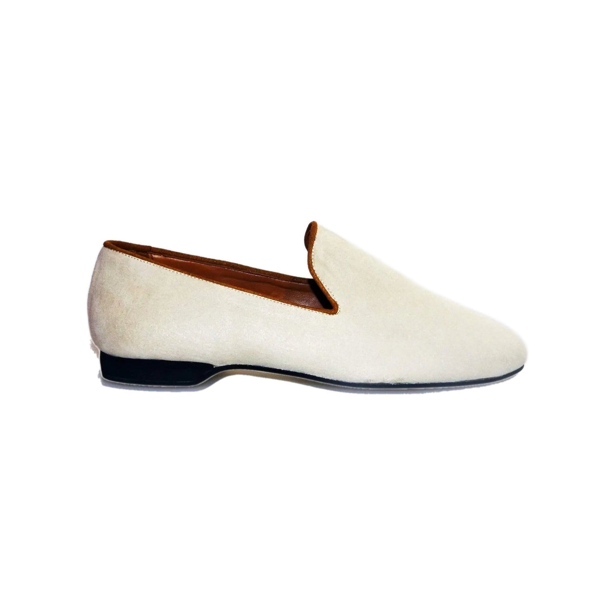 Mocassino da uomo Wishdance in camoscio beige, scarpa elegante con design classico e dettagli raffinati.