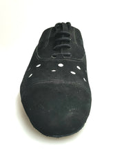 Load image into Gallery viewer, Scarpa da uomo Vasco Movida by WISH DANCE in camoscio nero con pois bianchi, elegante e alla moda.