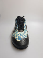 Carica immagine nella Galleria, Scarpa da uomo Louis Movida by WISH DANCE in pelle nera con dettagli blu, elegante e di alta qualità.