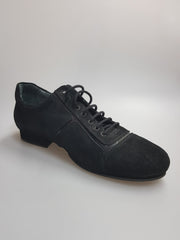 Load image into Gallery viewer, Scarpa sneaker Daniel Movida by Wish Dance in camoscio nero con inserti in vernice nera, stile urbano e moderno.