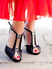 Carica immagine nella Galleria, ELIDE (401) - Scarpa da Donna in Raso Seta Nero con Profili Argento Tacco a Stiletto Laminato Argento