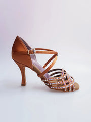 Carica immagine nella Galleria, Onda QC (BI-Flex) MARYLU- Scarpa Da Donna in Raso Seta Bronzo Cinturino incrociato su Collopiede con Swarovski Boreali Parziali solo avanti e Fondo Extraflex Competition Tacco a Rocchettino Wish Dance Shop