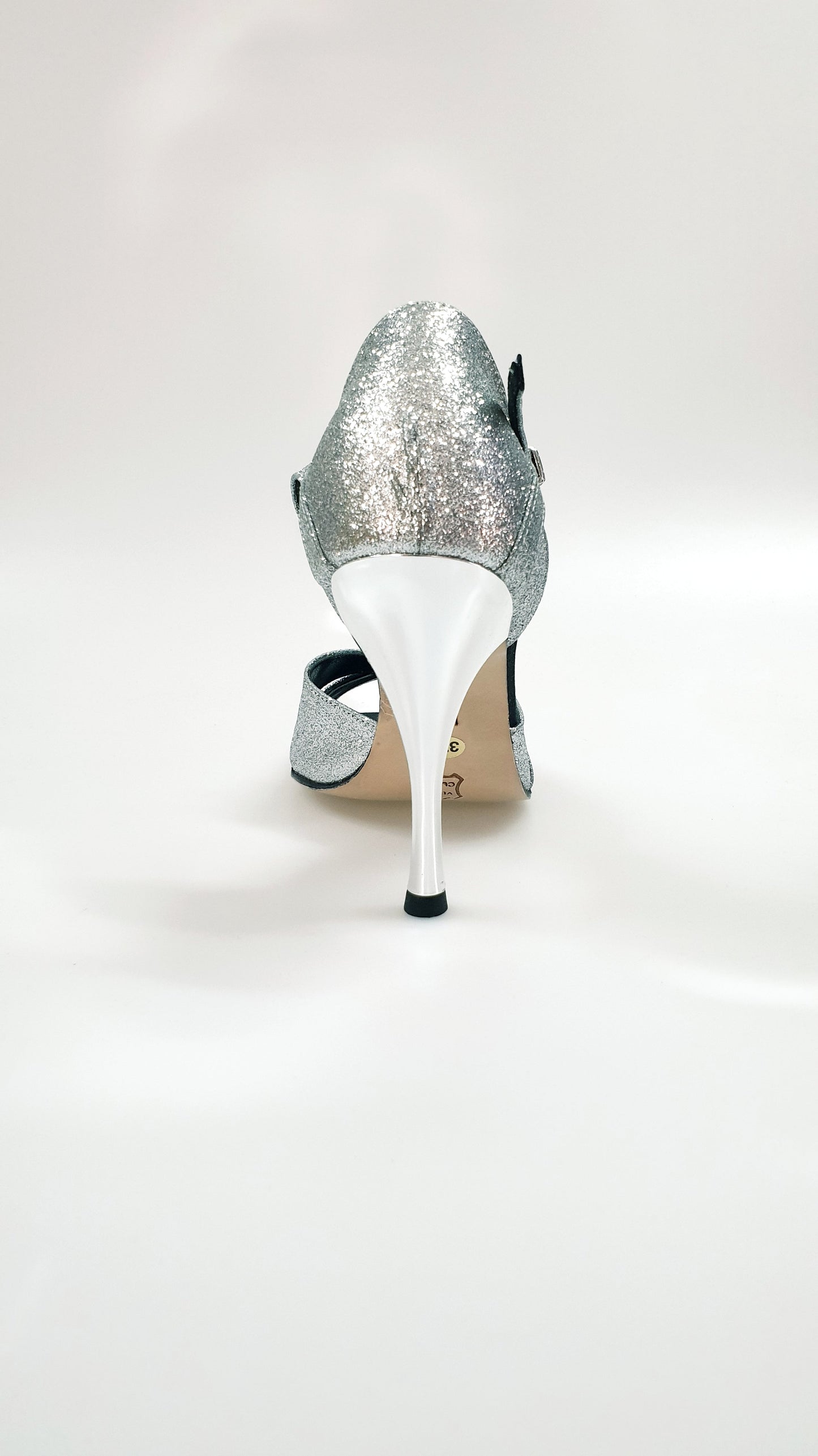 Scarpa da donna Ely 620 in glitter argento, elegante e brillante, con suola in gomma e design alla moda.