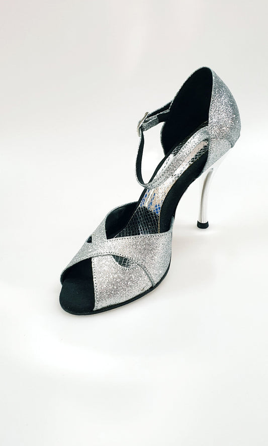 Scarpa da donna Ely 620 in glitter argento, scarpa elegante in tessuto con suola in gomma, vista frontale.