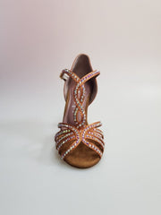 Load image into Gallery viewer, Scarpa da donna Infinity (BI-Flex) in raso seta bronzo con Swarovski parziali, suola extraflex per danza competitiva