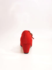 Carica immagine nella Galleria, Carmen (B) - Scarpa Decoltè Da Flamenco in Camoscio Rosso con Chiodi Ribattuti a Mano