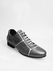 Load image into Gallery viewer, Scarpa da donna Wish Dance Movida in pelle satinata bianca con inserti in vernice e suola in acciaio, modello sneaker.