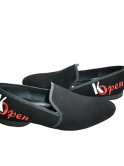 Carica immagine nella Galleria, Mocassino Madrid MS21 K.Open in camoscio nero con dettagli rossi e ricami, scarpe da danza Kizomba Open, forma lunga.