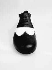 Load image into Gallery viewer, Fred (MS12) - Stringata Coda di Rondine Mod. Oxford Scarpa in Pelle Nera e Pelle Bianca Forma Tonda