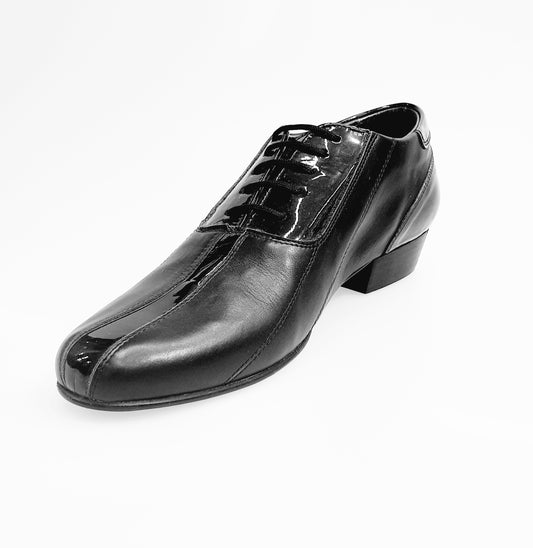 Scarpa da uomo Wish Dance Andrey 005V in pelle nera con lacci e dettagli in vernice, modello Oxford elegante e classico