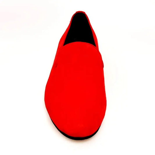 Scarpa mocassino da uomo Wishdance Serse (800) in camoscio rosso, dettaglio di morbida tomaia e suola resistente.
