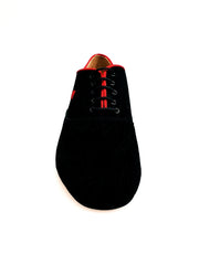 Load image into Gallery viewer, Scarpa da uomo Malaga MS07 K.Open in camoscio nero con ricamo Kizomba, chiusura stringata modello Oxford in stile elegante.