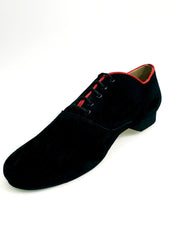 Load image into Gallery viewer, Scarpa da uomo Wish Dance Shop Malaga MS07 K.Open in camoscio nero con ricamo Kizomba, modello Oxford con chiusura stringata elegante.