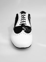 Carica immagine nella Galleria, Adone (MS14) - Stringata Coda di Rondine Mod. Oxford Brogue Scarpa in Vernice Bianca e Vernice Nera Forma Tonda Wish Dance Shop