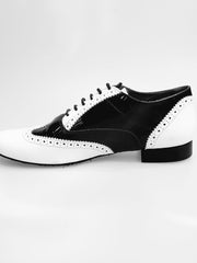 Carica immagine nella Galleria, Adone (MS14) - Stringata Coda di Rondine Mod. Oxford Brogue Scarpa in Vernice Bianca e Vernice Nera Forma Tonda Wish Dance Shop