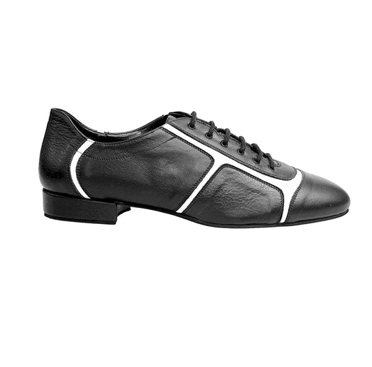 Sneaker Wish Dance Shop Manuel 820 in pelle nera con inserti in vernice bianca, vista frontale con dettagli eleganti.