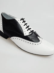 Load image into Gallery viewer, Adone (MS14) - Lace-up Dovetail Mod. Oxford Brogue Shoe in White Leather and Black Leather Round Shape
