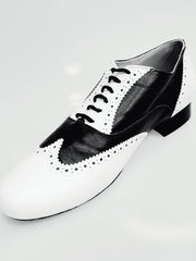 Load image into Gallery viewer, Adone (MS14) - Lace-up Dovetail Mod. Oxford Brogue Shoe in White Leather and Black Leather Round Shape