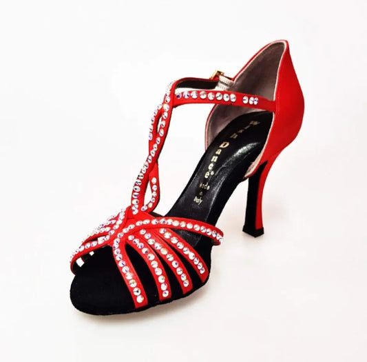 Scarpa da donna Infinity BI-Flex in raso di seta rossa con Swarovski parziali e suola extraflex per competizione.