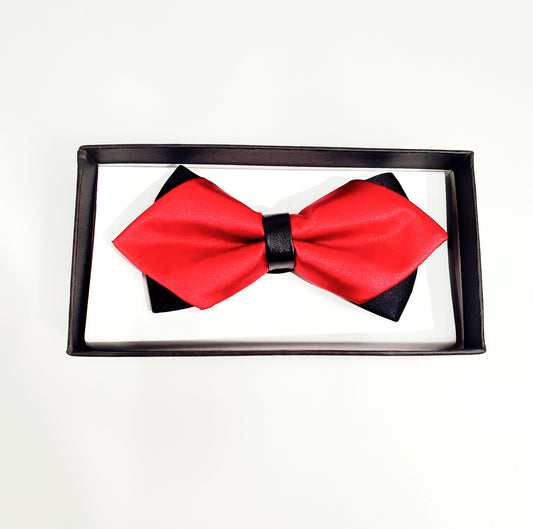 Papillon doppio fantasia classico rosso sovrapposto a base nera, accessorio elegante da uomo, Wish Dance Shop.