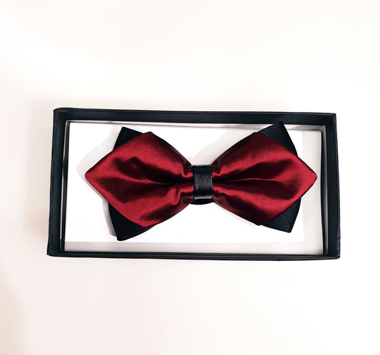 Papillon Wish Dance Shop doppio a punta fantasia colore Bordeaux sovrapposto a base nera, elegante accessorio da ballo.