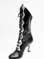 Carica immagine nella Galleria, Stivali in pelle nera Wish Dance con chiusura anteriore, alamari a stringhe e inserti glitter argento, modello D-3 Pairè (L/B/Jo).