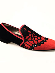 Load image into Gallery viewer, MORENO (MS21) - Mocassino in Camoscio Rosso applicazione inserto Raso Seta Nero e Swarovski boreali Profilo Rosso Forma lunga