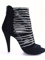 Carica immagine nella Galleria, Sandalo donna Elizabeth Plus in camoscio nero con dettagli Swarovski Boreali, a tronchetto, di Wish Dance Shop.